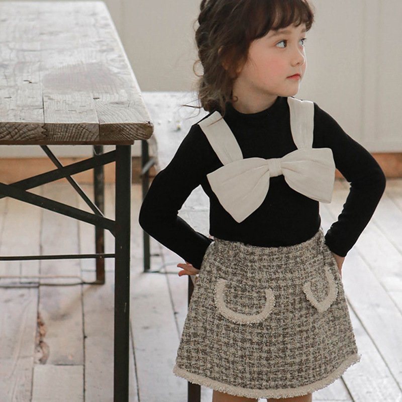 Girls' short skirts and half skirts